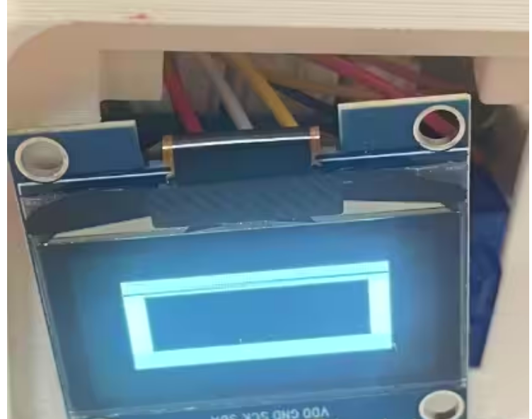 复刻stm32闪电狗桌宠