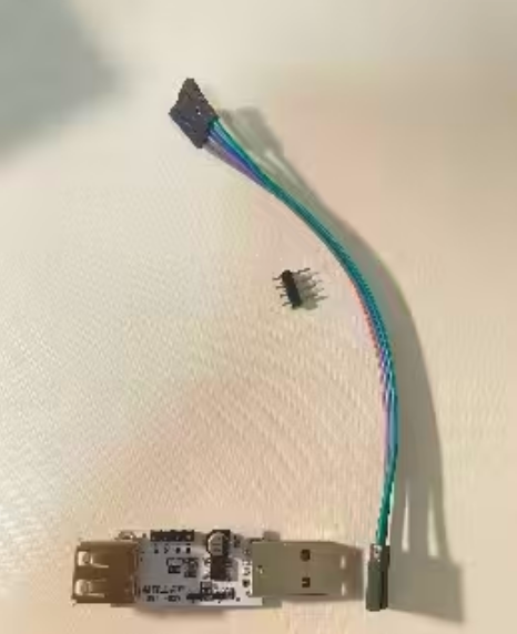 复刻stm32闪电狗桌宠