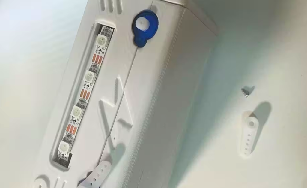 复刻stm32闪电狗桌宠