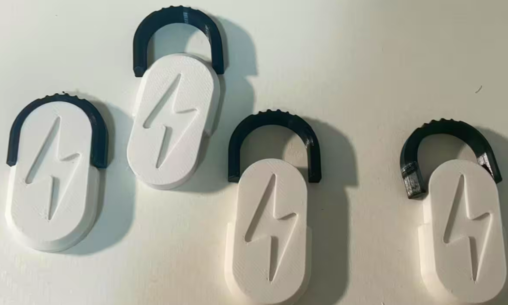 复刻stm32闪电狗桌宠