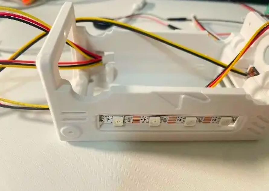 复刻stm32闪电狗桌宠